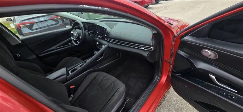 Hyundai Elantra SEL 2021