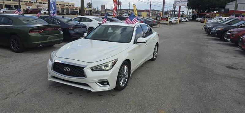 Infiniti Q50 3.0t LUXE 2018