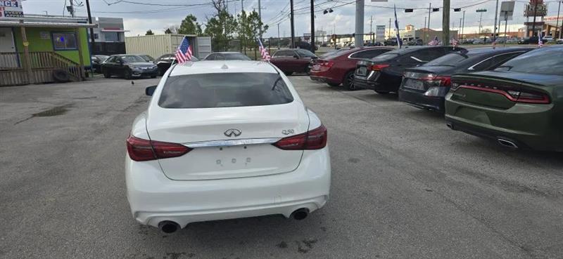 Infiniti Q50 3.0t LUXE 2018