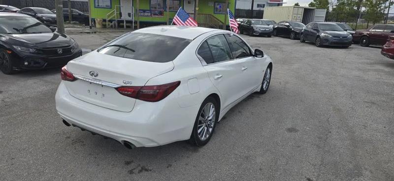 Infiniti Q50 3.0t LUXE 2018