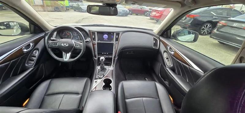 Infiniti Q50 3.0t LUXE 2018