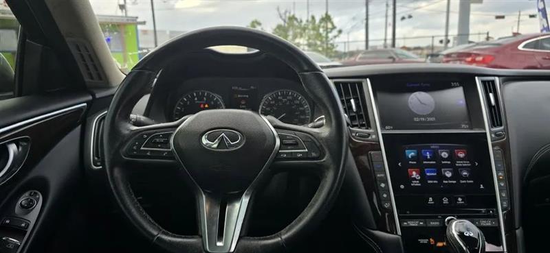 Infiniti Q50 3.0t LUXE 2018