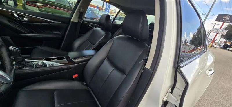 Infiniti Q50 3.0t LUXE 2018