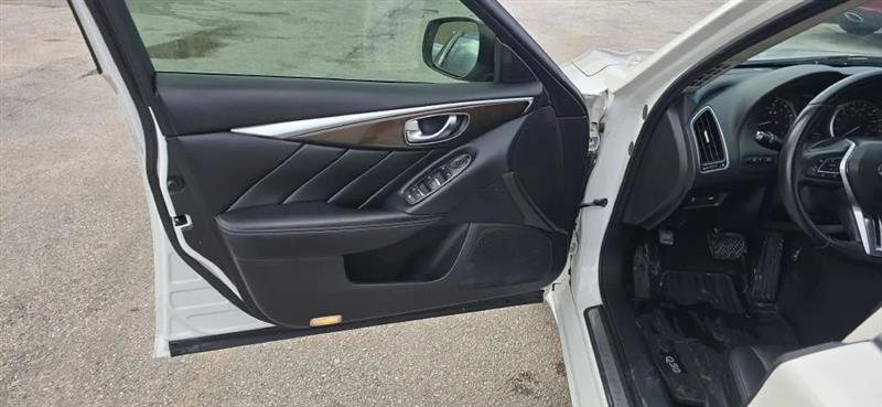 Infiniti Q50 3.0t LUXE 2018