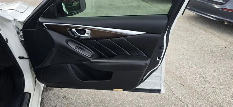 Infiniti Q50 3.0t LUXE 2018