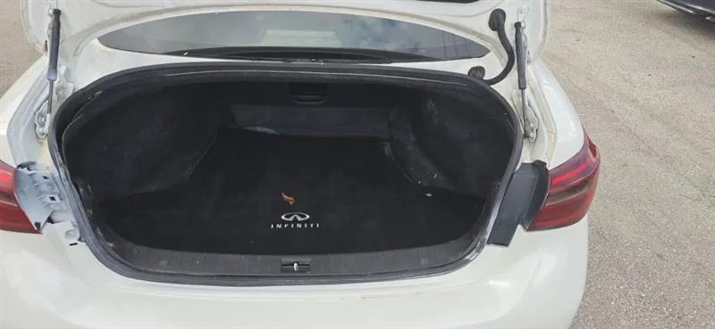 Infiniti Q50 3.0t LUXE 2018