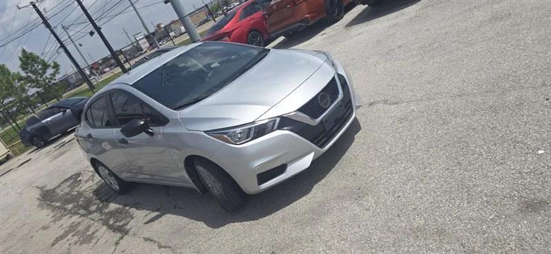 Nissan Versa S CVT 2021