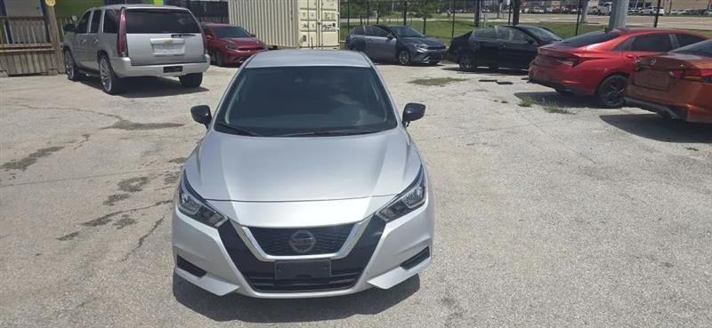 Nissan Versa S CVT 2021