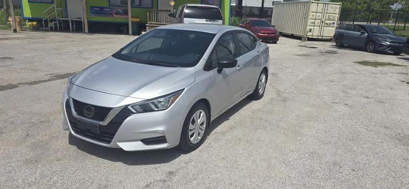 Nissan Versa S CVT 2021