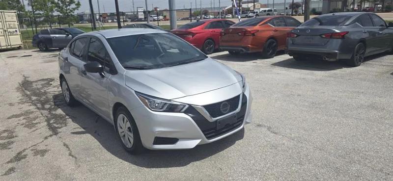 Nissan Versa S CVT 2021