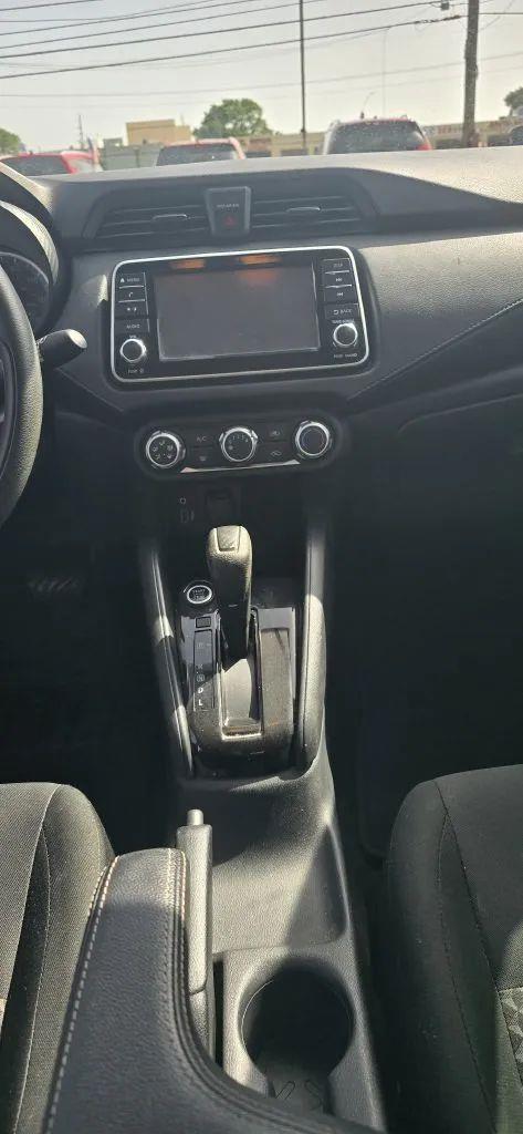 Nissan Versa S CVT 2021