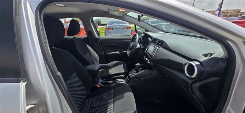 Nissan Versa S CVT 2021