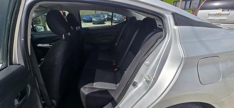 Nissan Versa S CVT 2021