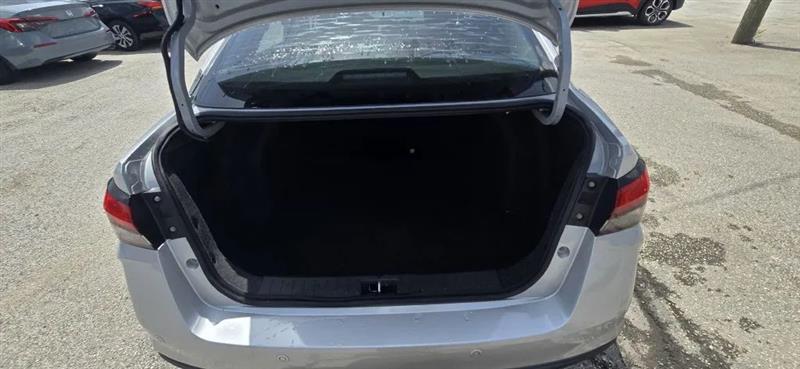 Nissan Versa S CVT 2021