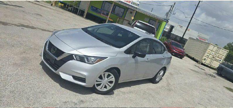 Nissan Versa S CVT 2021