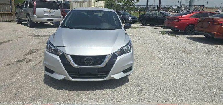 Nissan Versa S CVT 2021