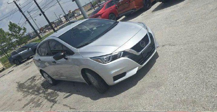 Nissan Versa S CVT 2021