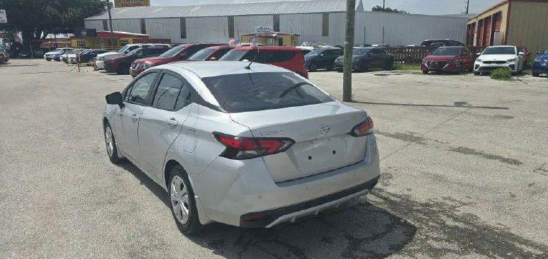 Nissan Versa S CVT 2021