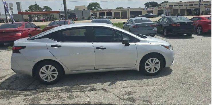 Nissan Versa S CVT 2021