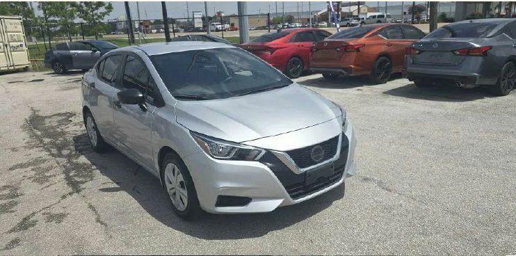 Nissan Versa S CVT 2021