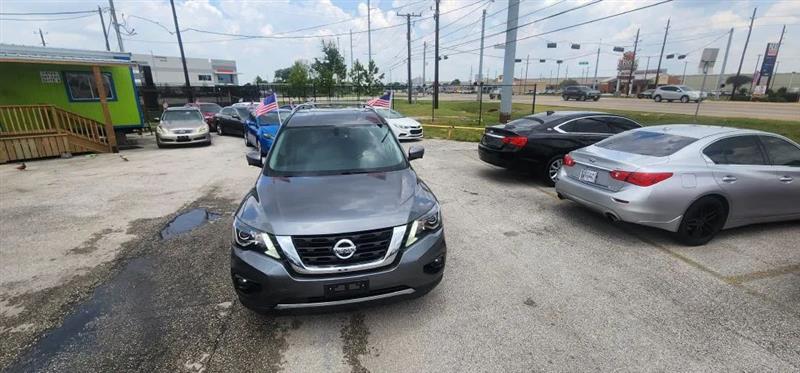 Nissan Pathfinder SL 2WD 2017