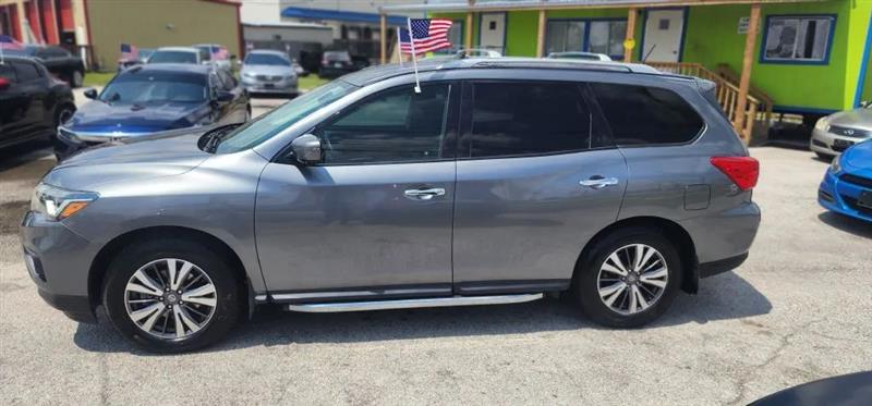 Nissan Pathfinder SL 2WD 2017