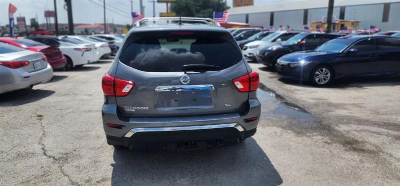 Nissan Pathfinder SL 2WD 2017