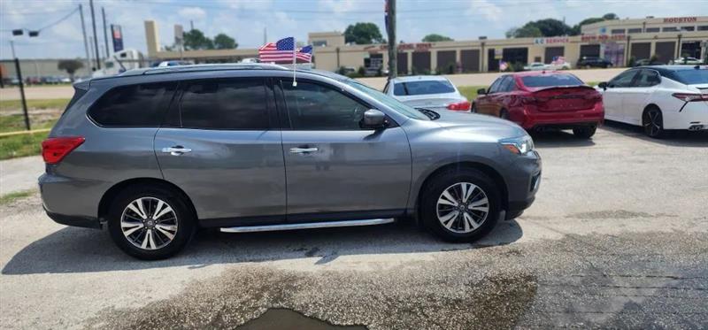 Nissan Pathfinder SL 2WD 2017