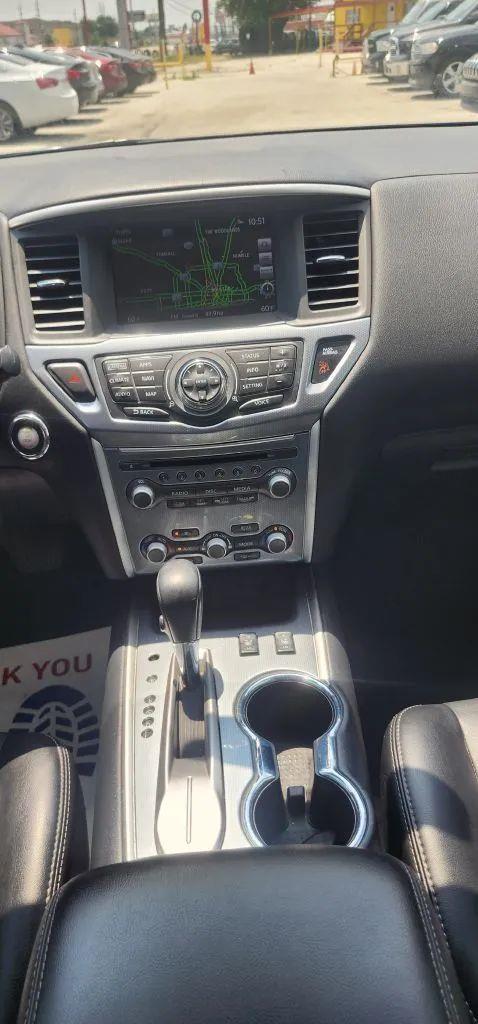 Nissan Pathfinder SL 2WD 2017