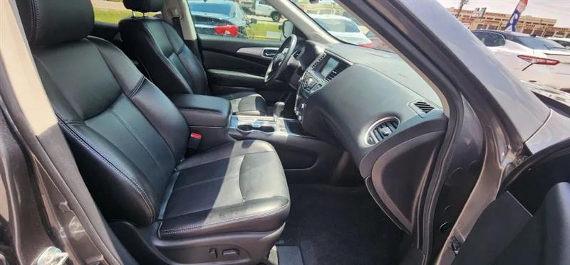 Nissan Pathfinder SL 2WD 2017