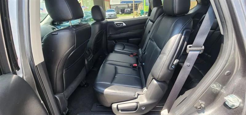 Nissan Pathfinder SL 2WD 2017