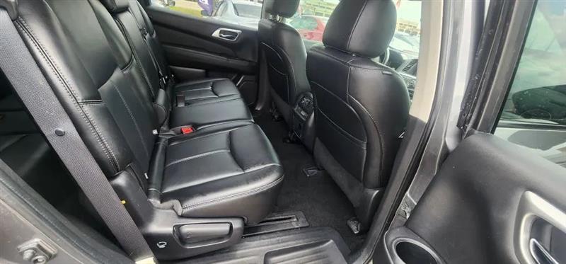 Nissan Pathfinder SL 2WD 2017