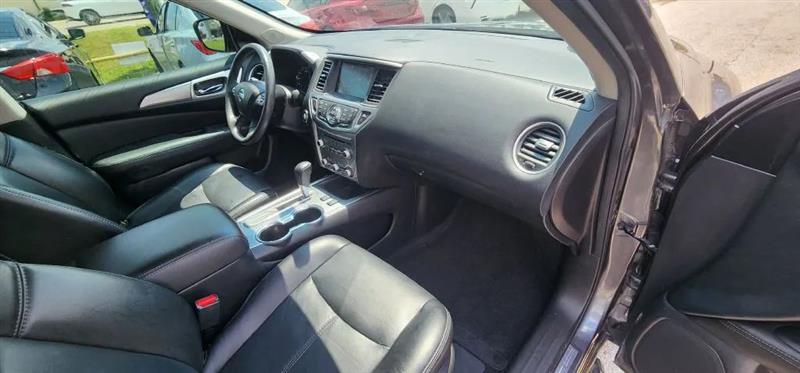 Nissan Pathfinder SL 2WD 2017