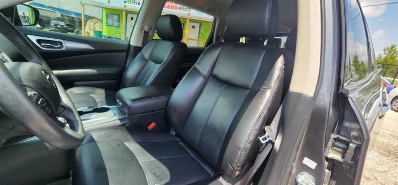 Nissan Pathfinder SL 2WD 2017