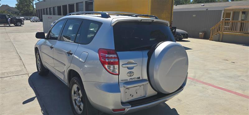 Toyota RAV4 Base I4 2WD 2010