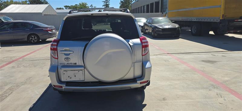 Toyota RAV4 Base I4 2WD 2010