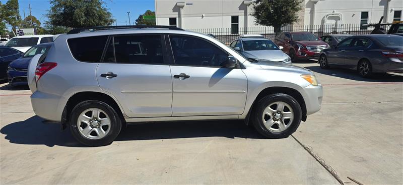 Toyota RAV4 Base I4 2WD 2010