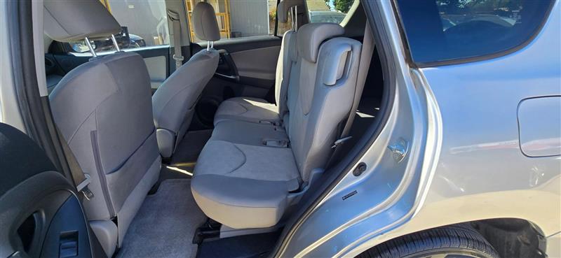 Toyota RAV4 Base I4 2WD 2010