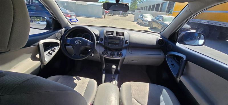 Toyota RAV4 Base I4 2WD 2010