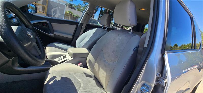 Toyota RAV4 Base I4 2WD 2010