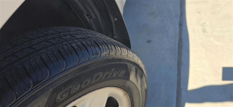 Toyota RAV4 Base I4 2WD 2010