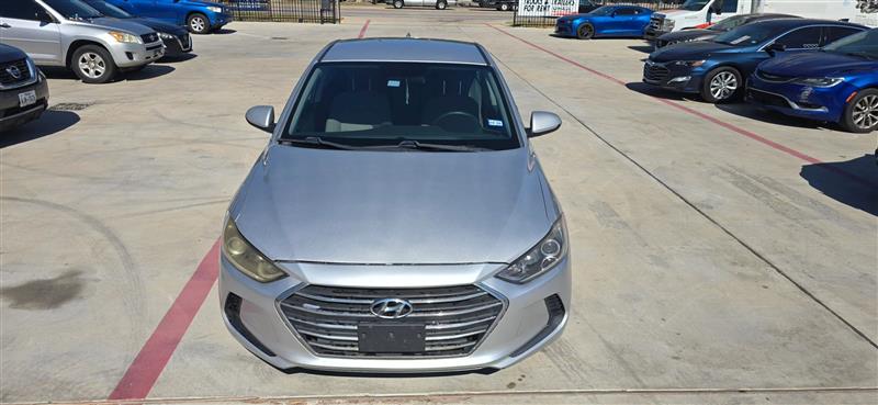 Hyundai Elantra SE 6AT 2018