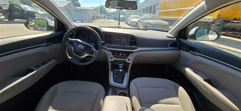 Hyundai Elantra SE 6AT 2018
