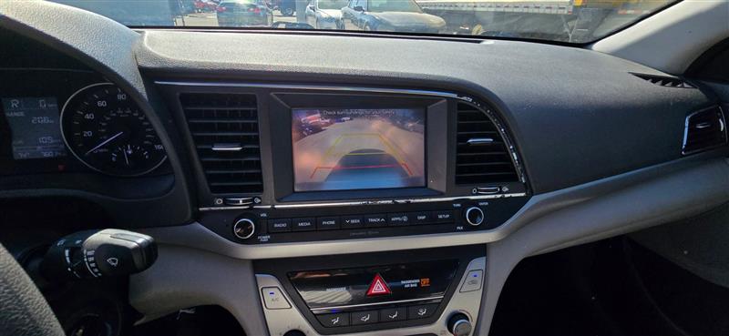 Hyundai Elantra SE 6AT 2018