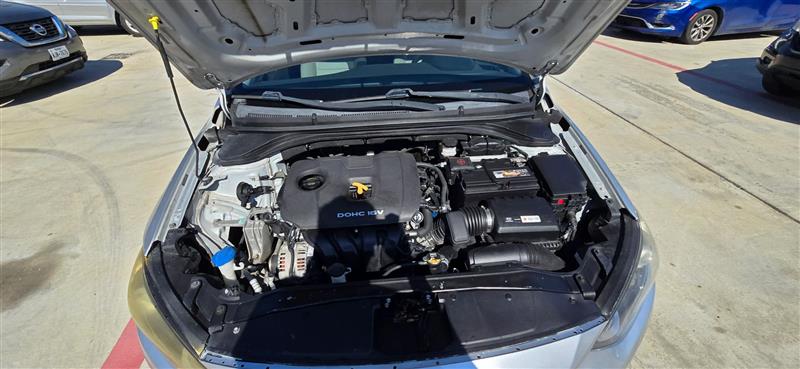 Hyundai Elantra SE 6AT 2018