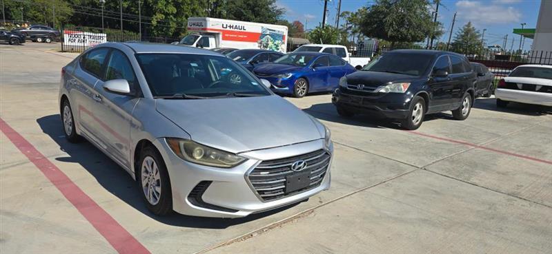 Hyundai Elantra SE 6AT 2018