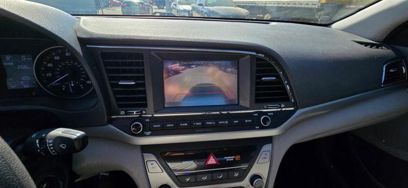 Hyundai Elantra SE 6AT 2018