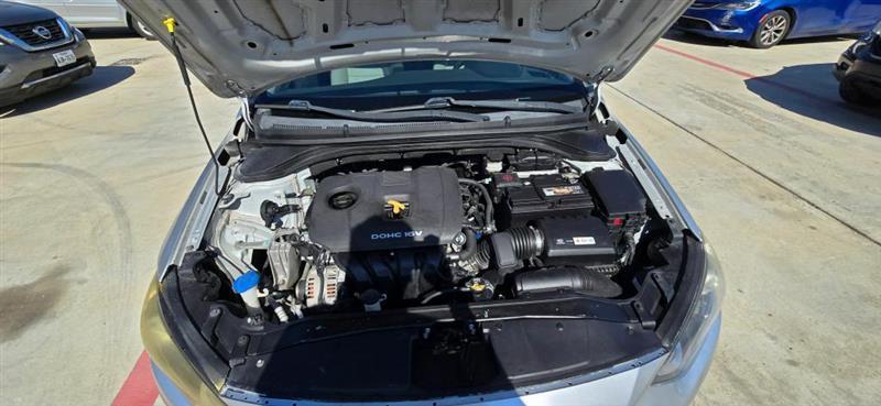 Hyundai Elantra SE 6AT 2018