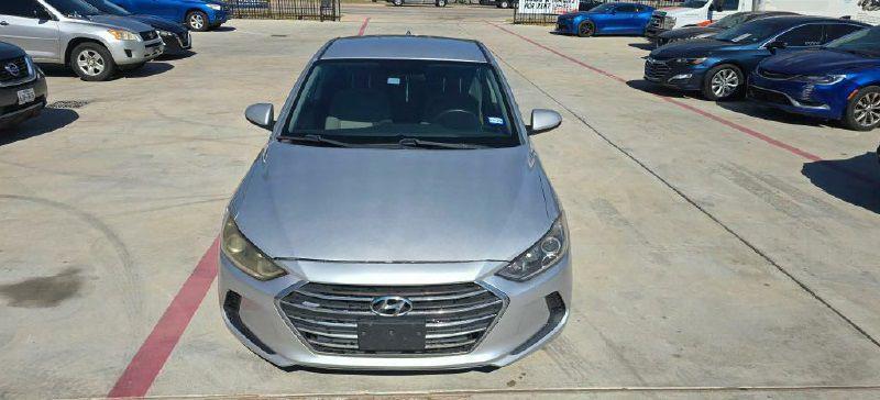 Hyundai Elantra SE 6AT 2018