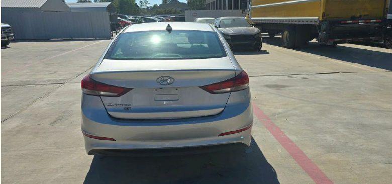 Hyundai Elantra SE 6AT 2018